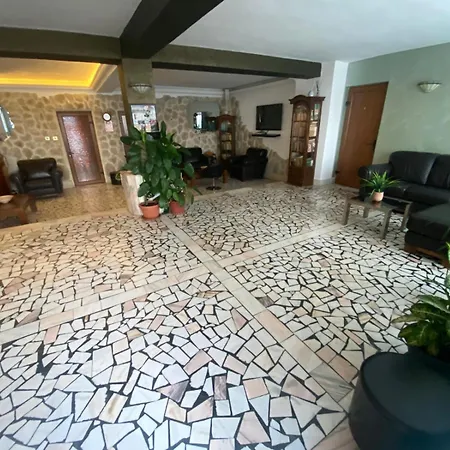 Andreea Гостевой дом 2*